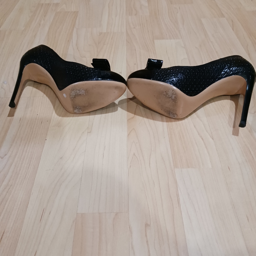 Shoes - Picture 4 of 4